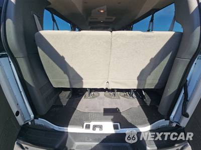 2025 Chevrolet Express 3500 Passenger Van LT 1LT 155.1" WB - zdjęcie 16 z 27 - miniatura