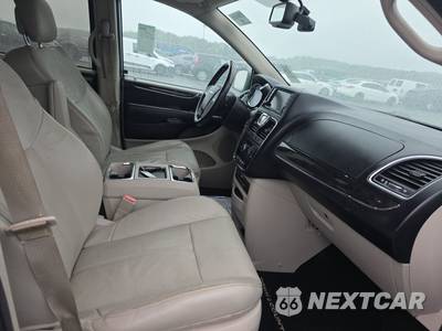2014 Chrysler Town & Country Limited 121.2" WB - zdjęcie 8 z 34 - miniatura