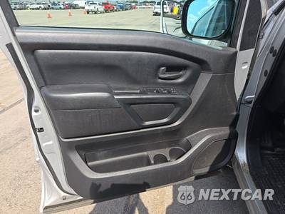 2019 Nissan TITAN S Crew Cab Short Bed - zdjęcie 9 z 25 - miniatura