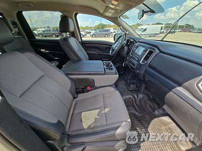 2019 Nissan TITAN S Crew Cab Short Bed - zdjęcie 8 z 25 - miniatura