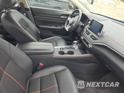 2021 Nissan Altima SR - zdjęcie 8 z 26 - miniatura