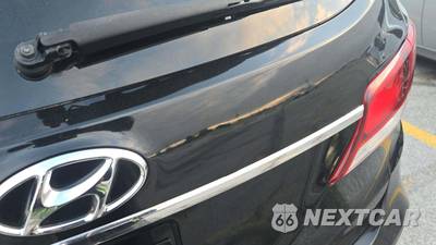 2017 Hyundai Santa Fe SE - zdjęcie 32 z 43 - miniatura