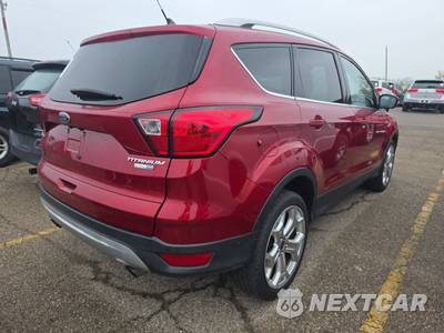 2019 Ford Escape Titanium - zdjęcie 4 z 26 - miniatura