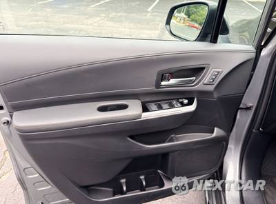 2026 Toyota Sienna Limited 7-Passenger 120.5" WB - zdjęcie 11 z 45 - miniatura