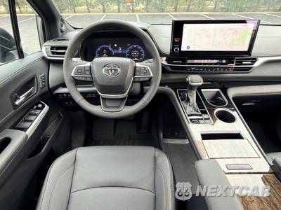 2026 Toyota Sienna Limited 7-Passenger 120.5" WB - zdjęcie 16 z 45 - miniatura