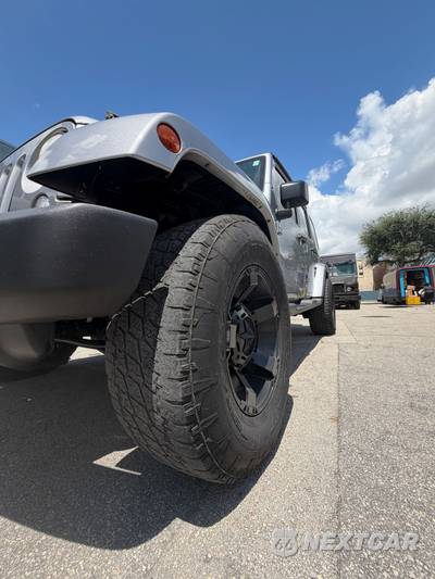 2015 Jeep Wrangler Unlimited Sahara - zdjęcie 23 z 37 - miniatura