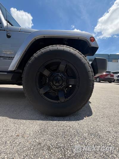 2015 Jeep Wrangler Unlimited Sahara - zdjęcie 25 z 37 - miniatura