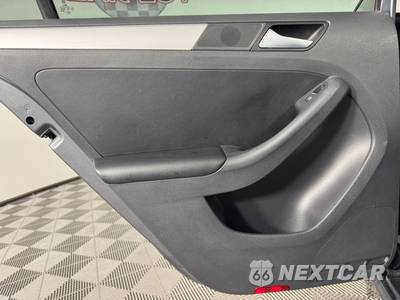 2014 Volkswagen Jetta SE w/Connectivity & Sunroof - zdjęcie 37 z 42 - miniatura
