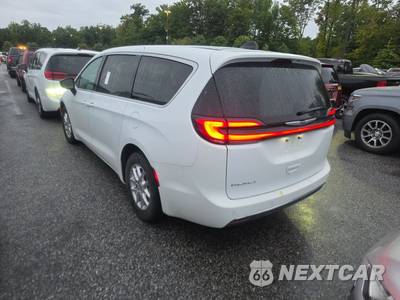 2024 Chrysler Pacifica Touring 121.6" WB - zdjęcie 7 z 19 - miniatura