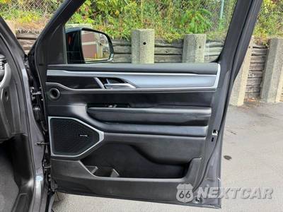 2026 Jeep Grand Wagoneer Limited Altitude - zdjęcie 26 z 36 - miniatura