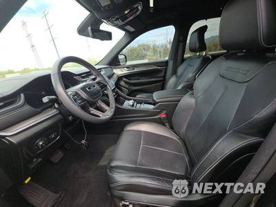 2023 Jeep Grand Cherokee Overland - zdjęcie 7 z 24 - miniatura