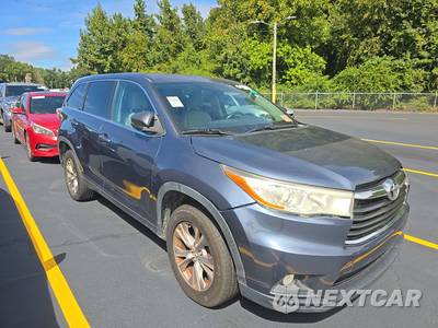 2015 Toyota Highlander LE Plus - zdjęcie 3 z 31 - miniatura