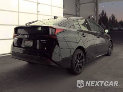 2021 Toyota Prius XLE - zdjęcie 4 z 48 - miniatura