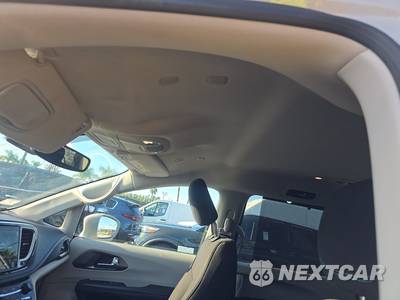 2021 Chrysler Pacifica Touring 121.6" WB - zdjęcie 19 z 28 - miniatura