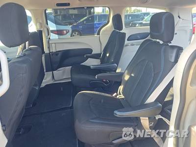 2021 Chrysler Pacifica Touring 121.6" WB - zdjęcie 13 z 28 - miniatura