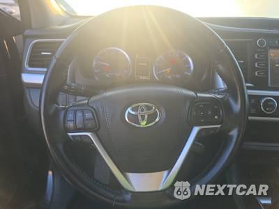 2019 Toyota Highlander LE Plus - zdjęcie 10 z 33 - miniatura