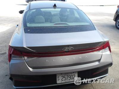 2025 Hyundai Elantra SEL Convenience - zdjęcie 16 z 27 - miniatura