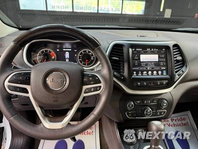 2017 Jeep Cherokee Overland - zdjęcie 13 z 34 - miniatura