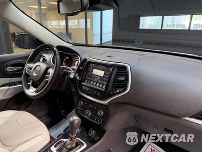 2017 Jeep Cherokee Overland - zdjęcie 30 z 34 - miniatura