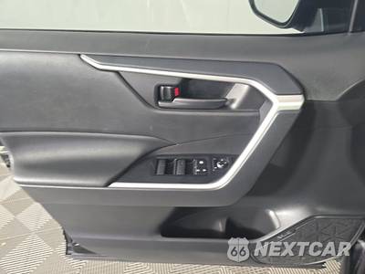2024 Toyota RAV4 LE - zdjęcie 9 z 17 - miniatura