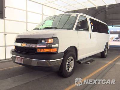 2025 Chevrolet Express 3500 Passenger Van LT 1LT 155.1" WB