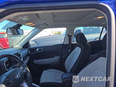 2025 Hyundai Venue SEL - zdjęcie 18 z 41 - miniatura