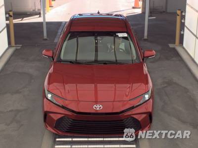 2025 Toyota Camry LE - zdjęcie 2 z 26 - miniatura