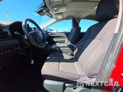 2025 Toyota Camry LE - zdjęcie 7 z 26 - miniatura