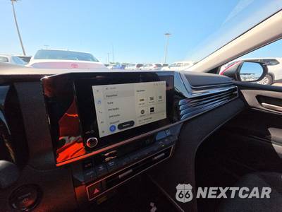 2025 Toyota Camry LE - zdjęcie 11 z 26 - miniatura
