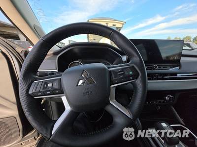 2025 Mitsubishi Outlander SE - zdjęcie 10 z 26 - miniatura