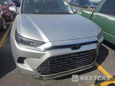 2025 Toyota Grand Highlander XLE - zdjęcie 2 z 31 - miniatura