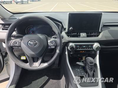 2025 Toyota RAV4 XLE - zdjęcie 11 z 29 - miniatura