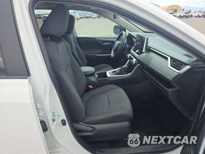 2025 Toyota RAV4 XLE - zdjęcie 8 z 29 - miniatura
