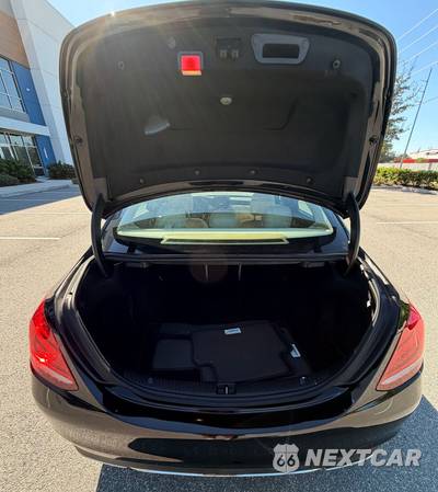 2015 Mercedes-Benz C 300 Sedan - zdjęcie 17 z 18 - miniatura