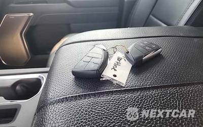 2025 GMC Sierra 3500HD Denali Crew Cab Medium Bed 5SA - zdjęcie 16 z 33 - miniatura