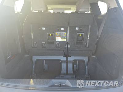 2025 Toyota Sienna XLE 8-Passenger 120.5" WB - zdjęcie 17 z 20 - miniatura