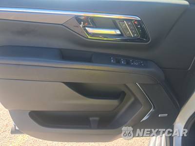 2025 Chevrolet Suburban RST 1SP - zdjęcie 9 z 26 - miniatura