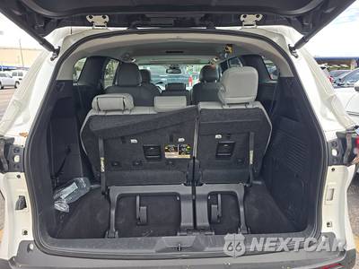 2025 Toyota Sienna XLE 8-Passenger 120.5" WB - zdjęcie 17 z 19 - miniatura