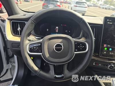 2026 Volvo XC60 B5 Plus - zdjęcie 10 z 33 - miniatura