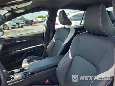 2025 Toyota Camry SE - zdjęcie 20 z 50 - miniatura