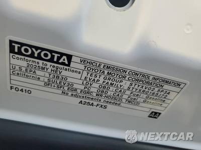 2025 Toyota Camry SE - zdjęcie 44 z 50 - miniatura