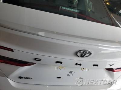 2025 Toyota Camry SE - zdjęcie 48 z 50 - miniatura