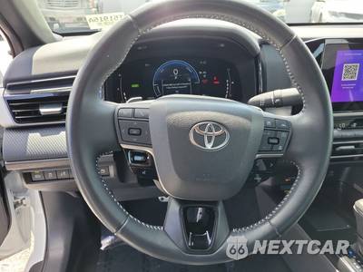 2025 Toyota Camry SE - zdjęcie 23 z 50 - miniatura