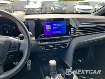 2025 Toyota Camry SE - zdjęcie 17 z 50 - miniatura