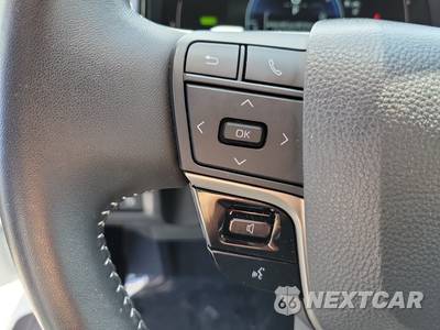 2025 Toyota Camry SE - zdjęcie 24 z 50 - miniatura