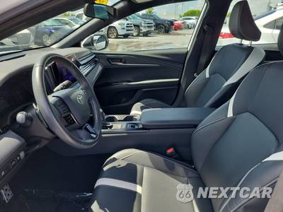 2025 Toyota Camry SE - zdjęcie 21 z 50 - miniatura