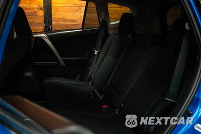 2018 Toyota RAV4 LE - zdjęcie 10 z 25 - miniatura
