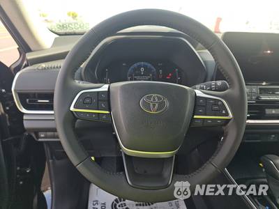 2026 Toyota Grand Highlander XLE - zdjęcie 10 z 18 - miniatura