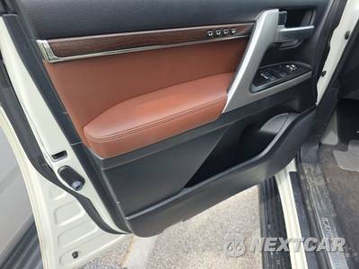 2019 Toyota Land Cruiser - zdjęcie 9 z 22 - miniatura