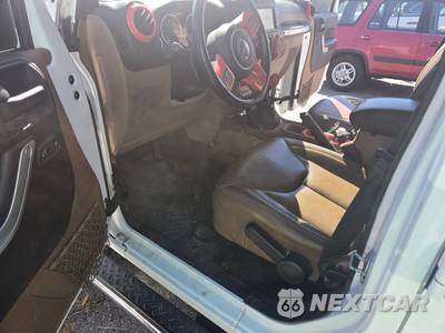 2017 Jeep Wrangler Unlimited Sahara - zdjęcie 5 z 9 - miniatura